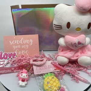 NEW Cute Pink Plush & Accessories Hello Kitty Valentine Gift box 5 pc Set ❤️ 🎁